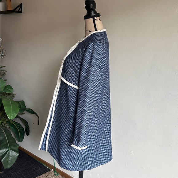 J. McLaughlin Tweed Fringe Trim Mid Length Jacket Coat Blue White Size Lg NWOT - Picture 6 of 12